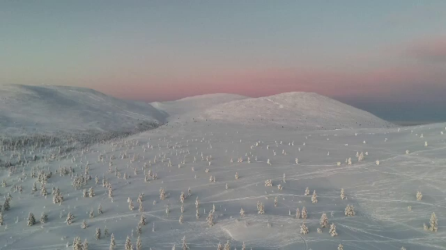 O femeie și copilul ei au murit după ce au fost surprinși de o avalanșă, în Laponia finlandeză. Ce a spus mama înainte