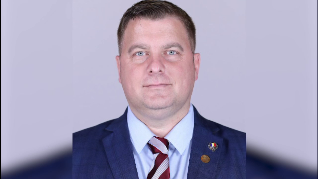 Fost primar din Alba, acum deputat, acuzat că a pus angajații primăriei să lucreze pentru el: I-am folosit, dar i-am plătit