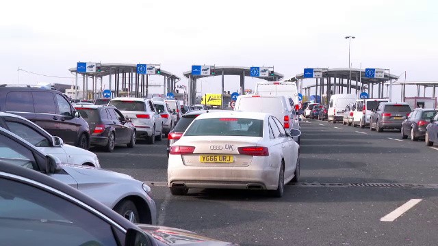 Exodul de după sărbători. Românii se întorc în străinătate. „Am văzut familia, mia mama și acum mă duc înapoi în Italia”