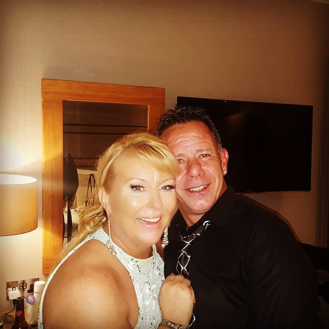 O tragedie „inexplicabilă”. Doi soți au fost găsiți fără suflare în propria locuință. Poliția are semne de întrebare