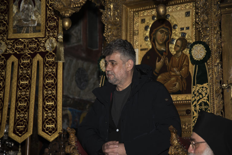 VIDEO. Premierul Ion Marcel Ciolacu a mers pentru a doua oară la muntele Athos. A fost însoțit de Marian Neacșu