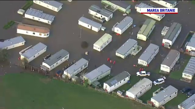 Inundațiile fac ravagii în Europa. În nordul Angliei, apele continuă să crească și multe așezări au rămas izolate