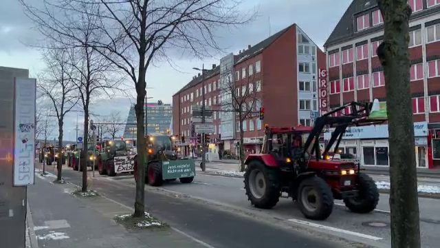 Proteste de amploare în Germania. Mii de fermieri blochează cu tractoare și camioane șosele importante