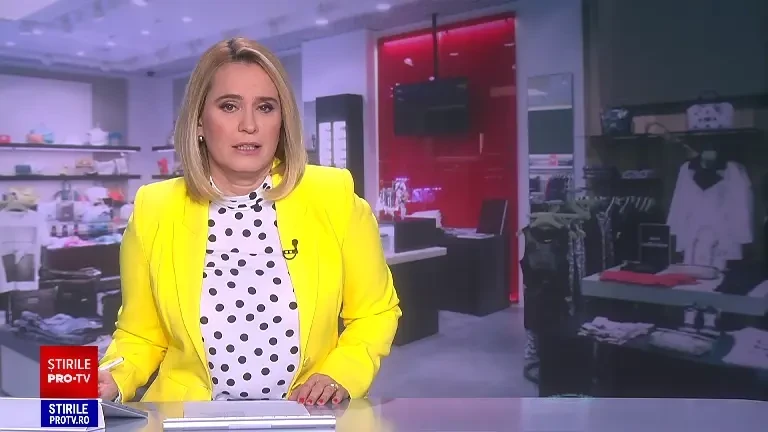 Au început reducerile de iarnă. Prețuri mai mici și cu 80% la haine, încălțăminte și cosmetice