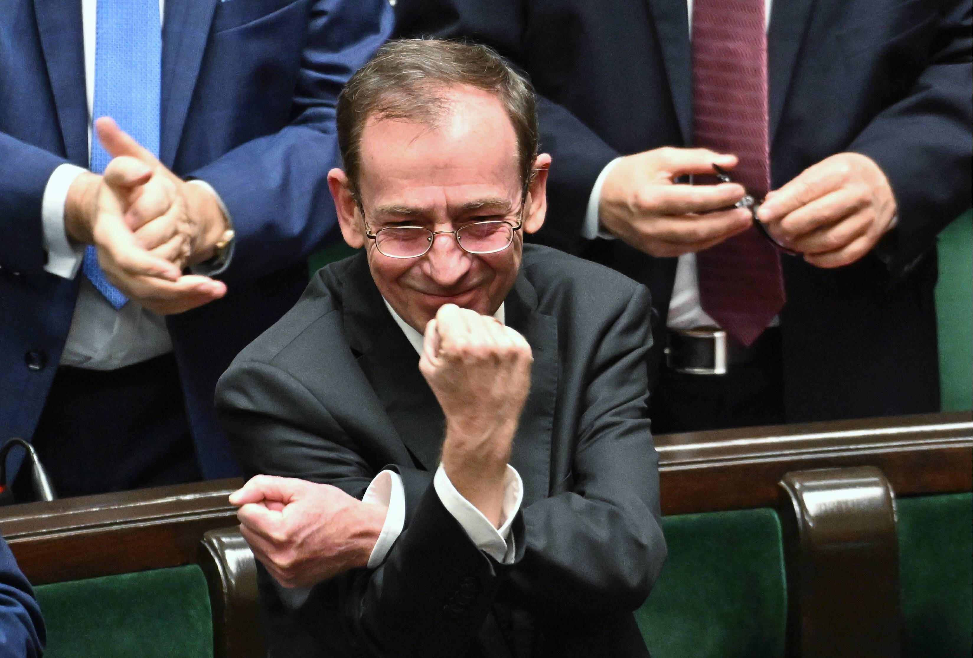 Un tribunal polonez ordonă ca fostul ministru de Interne intrat în greva foamei după ce a fost arestat să fie hrănit forțat