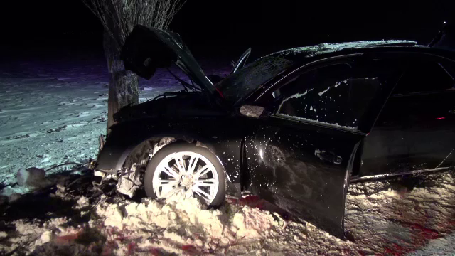 Mașina care a intrat într-un copac pe „Drumul morții” era echipată cu anvelope de vară. Doi copii au murit în accident