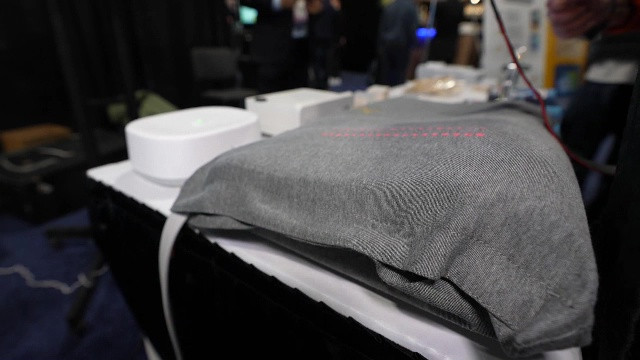 CES 2024. Se lansează perna cu senzori, care se conectează la telefon și &icirc;mpiedică sforăitul