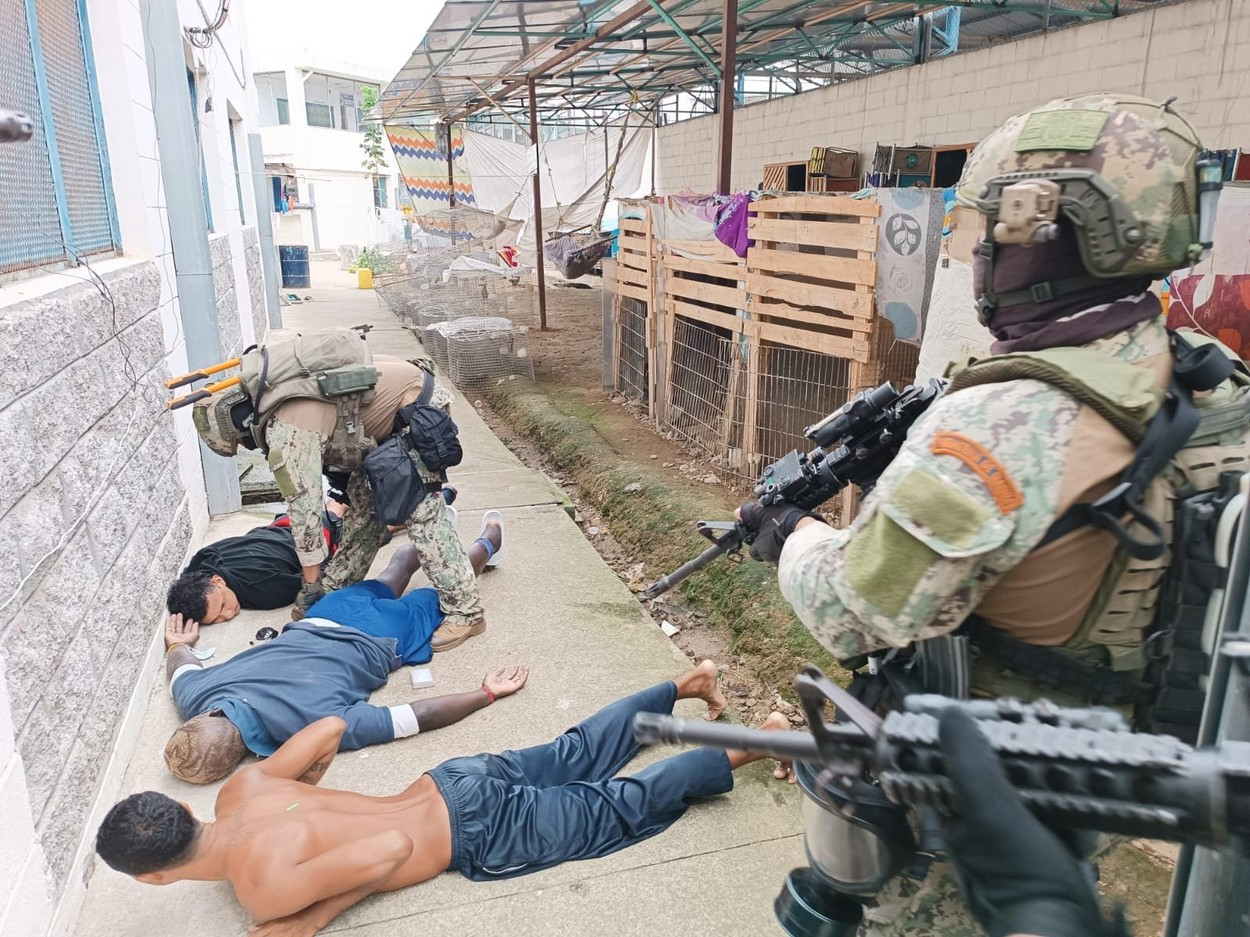 Tensiunile în Ecuador cresc. Președintele țării a declarat stare de război. „Nu putem ceda în fața grupărilor teroriste”