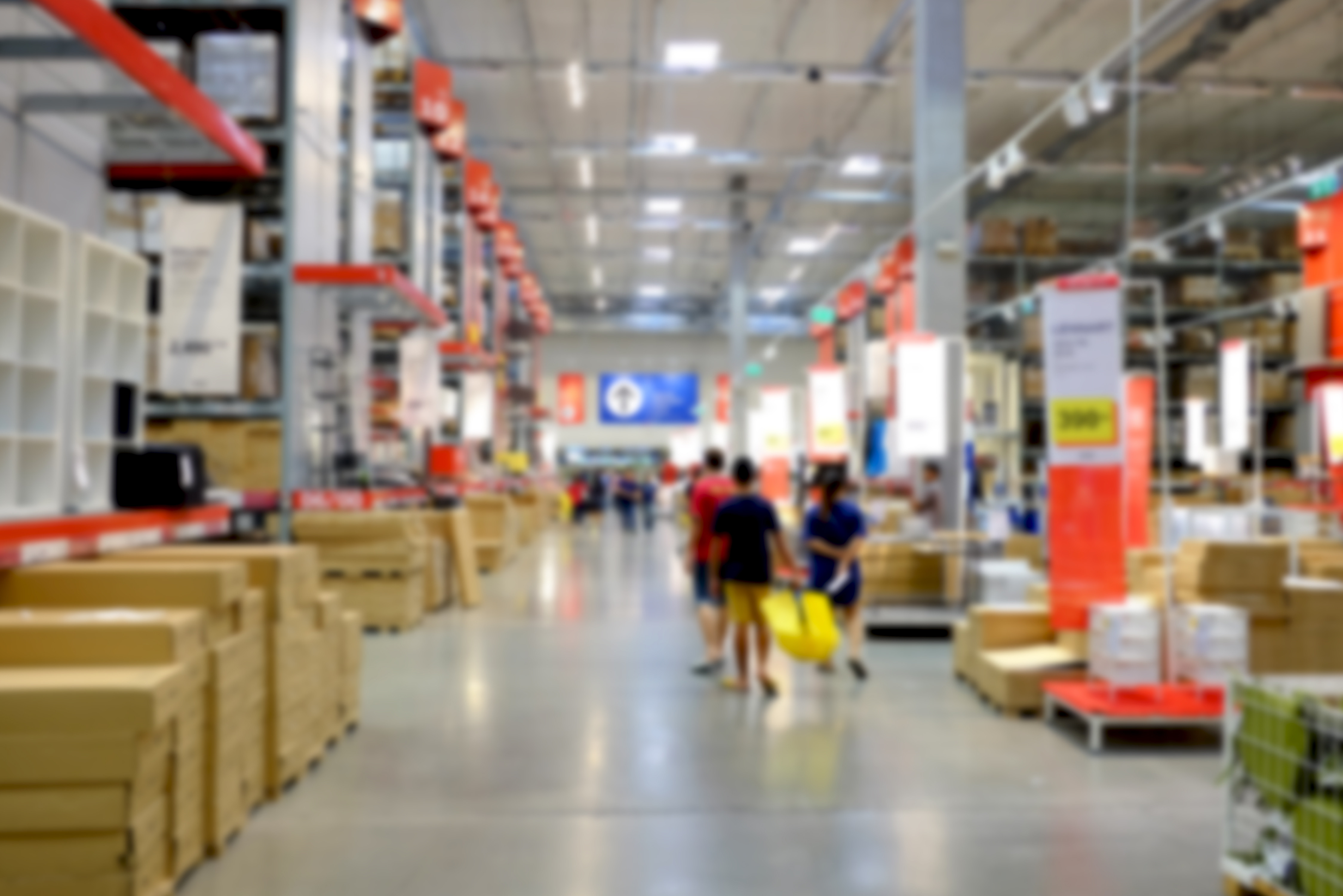 Un detectiv cu un salariu din 6 cifre a fost prins la furat într-un magazin de bricolaj. Apoi a dat date false polițiștilor