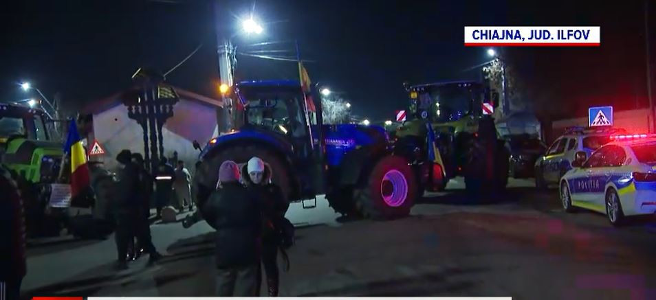 Protestul fermierilor a încins spiritele la intrarea în Capitală. Coloana de utilaje agricole, oprită de blocada Poliției