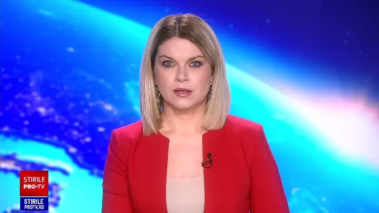 Șoferul supernorocos care a căzut cu mașina de pe pod, a scăpat nevătămat și a ieșit din mașină înainte să ia foc