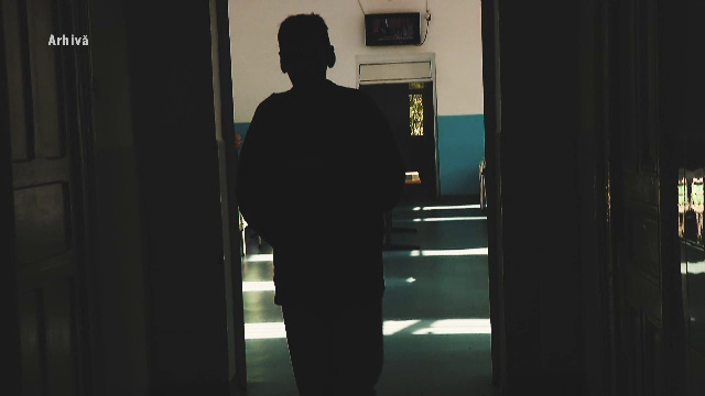 Pacient internat la Psihiatrie, bătut crunt în baie „de la țigări”. „Câteva ore a stat pe ciment”