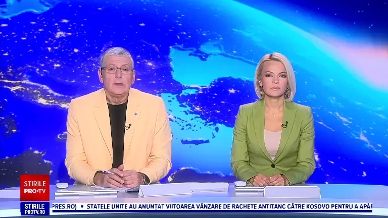 Un bunic din Slovenia crează ținute și accesorii din capace metalice. ”Nu e deloc o muncă ușoară”