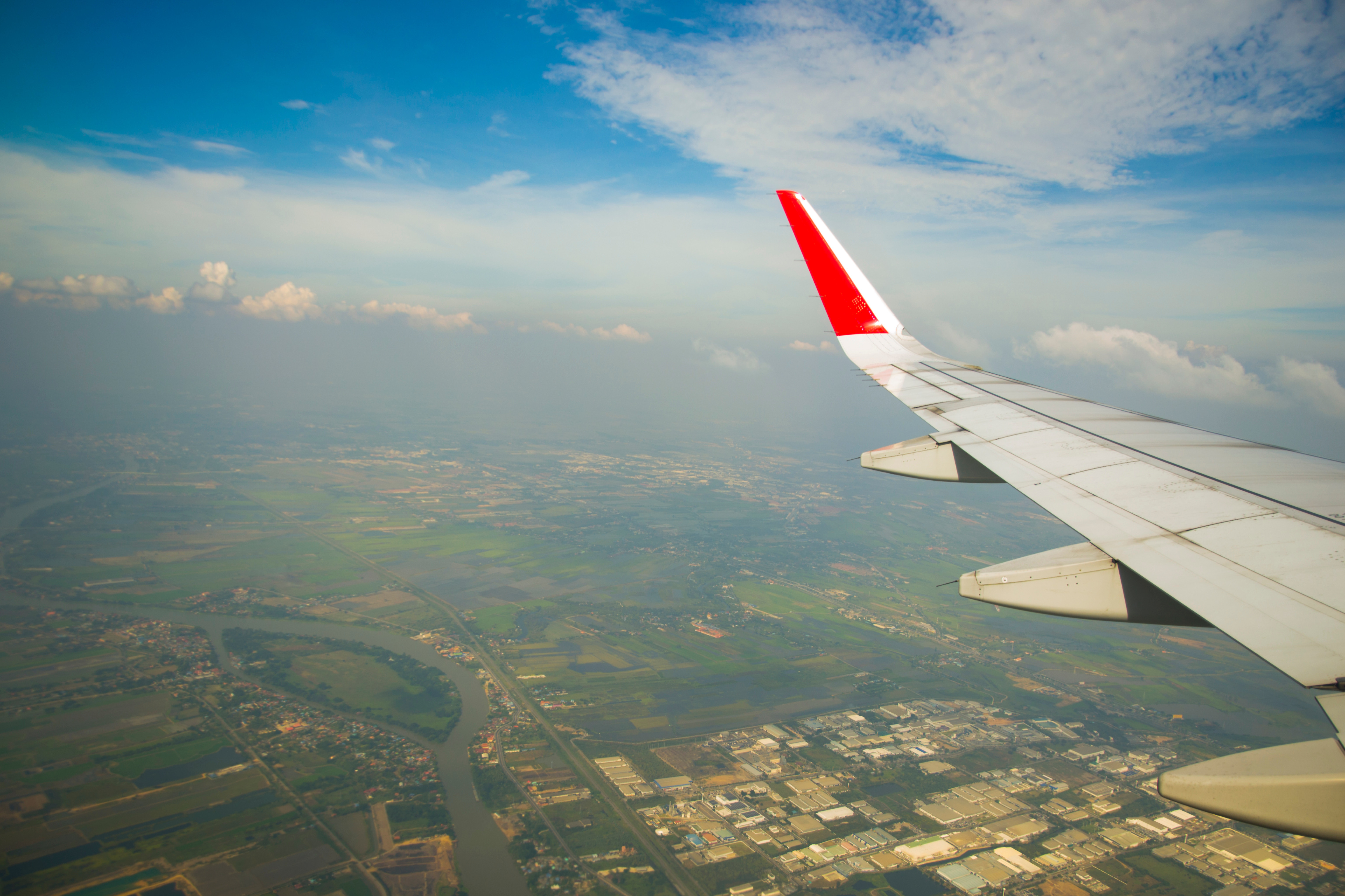 Un avion care decolase din Japonia s-a întors din drum după ce una din ferestrele cabinei s-a crăpat