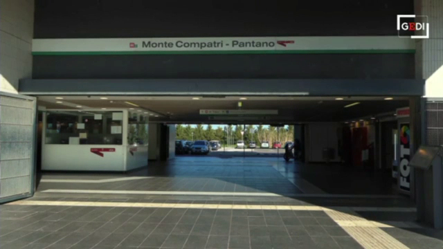 Un adolescent român a fost ucis în parcarea unei stații de metrou de la periferia Romei. Anchetatorii merg pe două piste