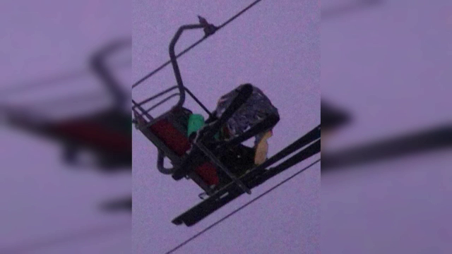 A fost activat Planul Roșu de Intervenție pe pârtia Prislop. Aproximativ 20 de persoane au rămas blocate în telescaun