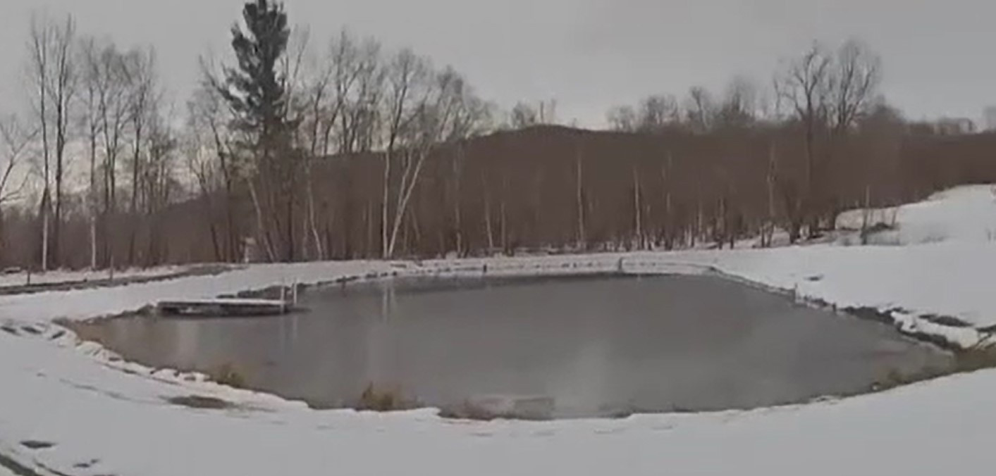 Pățania unor fetițe în timp ce se jucau pe un lac înghețat. Totul s-a întâmplat în doar câteva secunde