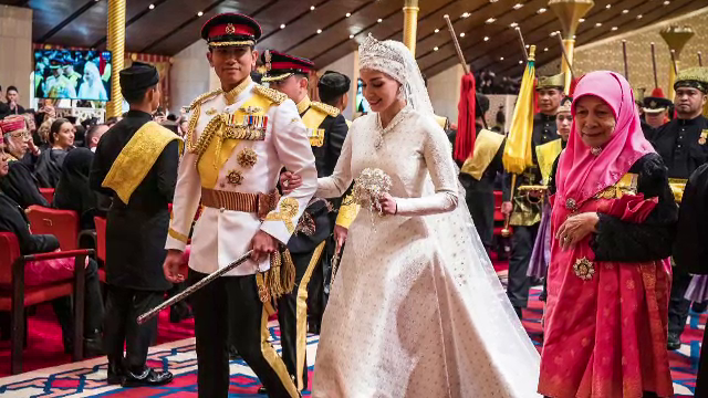 Cât costă nunta prințului Bruneiului, considerat unul dintre cei mai râvniți bărbați din Asia. Imagini spectaculoase cu mirii
