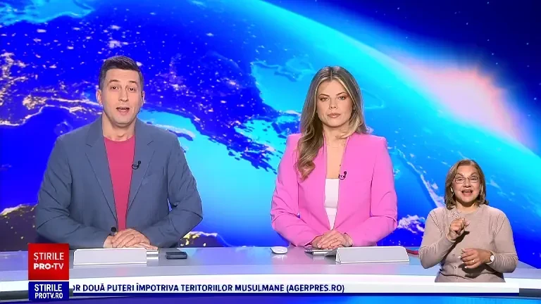 Românii și străinii au dansat pe mese în noaptea de Revelion pe rit vechi. Vedeta care le-a cântat până-n zori în București