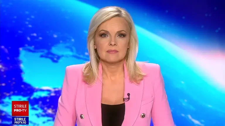 Clipe de groază pentru o copilă de opt ani care a căzut în apa unui lac. Se juca cu sora ei pe gheață