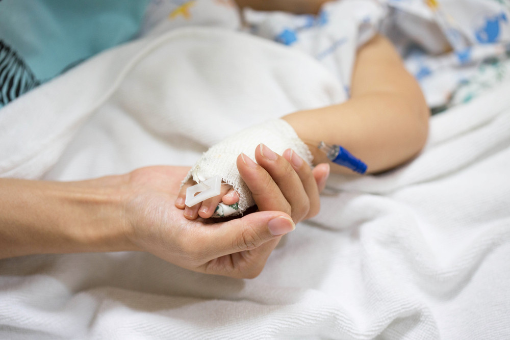 O fetiță de trei ani a fost drogată cu canabis, în Constanța. Reacția mamei olandeze