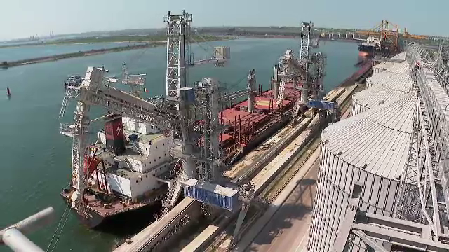 Navele care aduc mărfuri din China spre Europa, întârzieri chiar și de două luni. Produsele vor avea prețuri mai mari