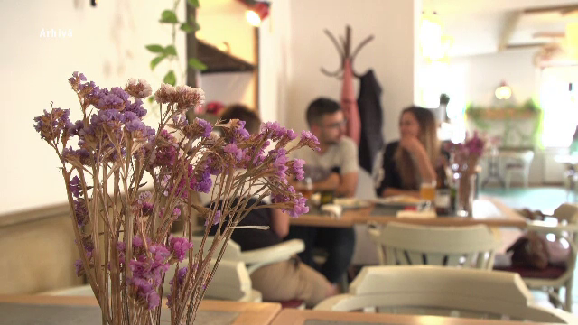 Românii nu țin cont de inflație. În 2023 au cheltuit pentru mese în oraș cu 50 la sută mai mult față de 2022