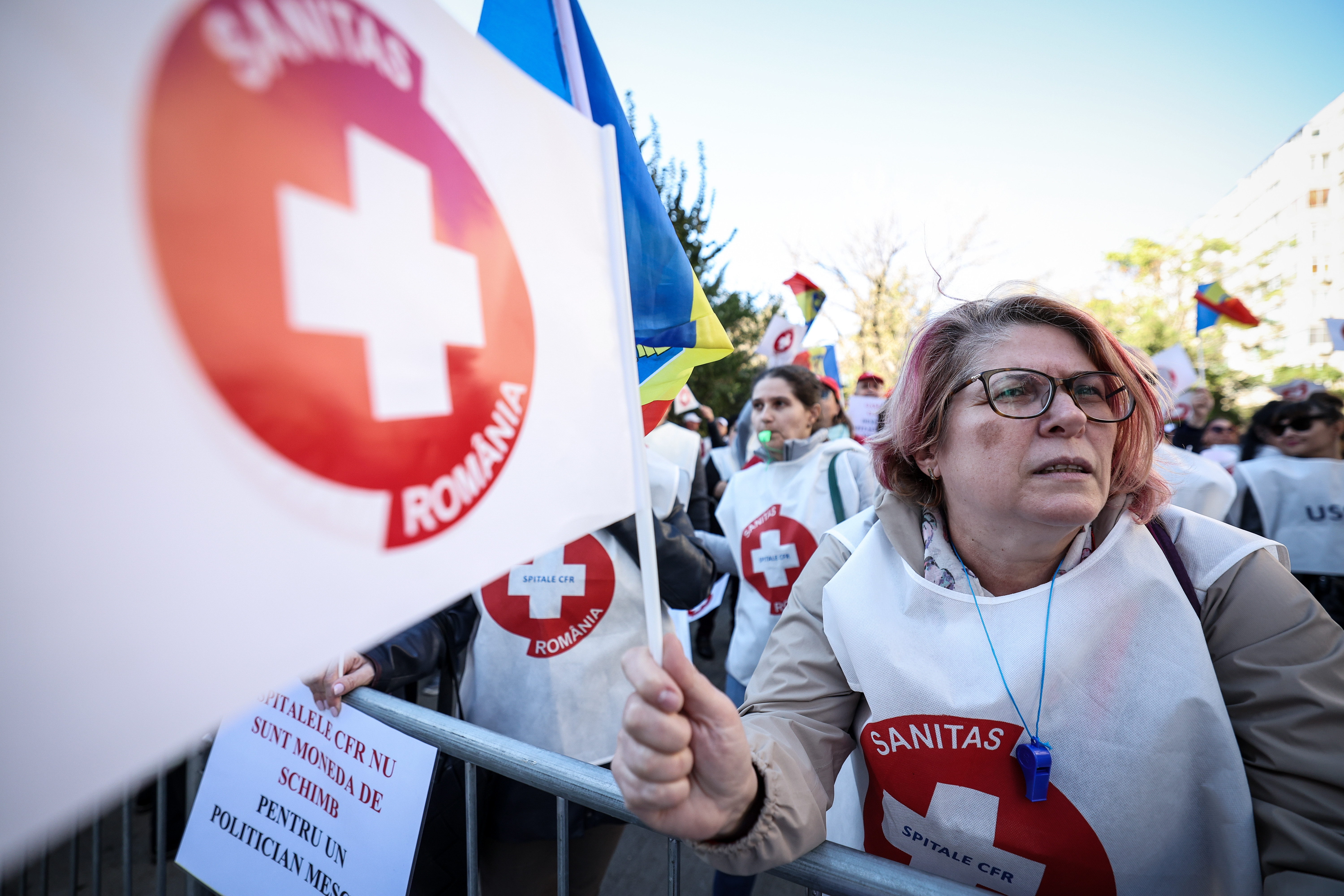 Protestele din sănătate iau amploare. După medicii de familie și cei din policlinici, ies în stradă și cei din SANITAS