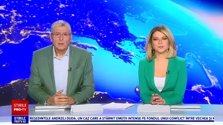 Momentul în care un tânăr de 19 ani jefuiește o sală de jocuri din Iași. Angajata s-a luptat parte în parte cu el