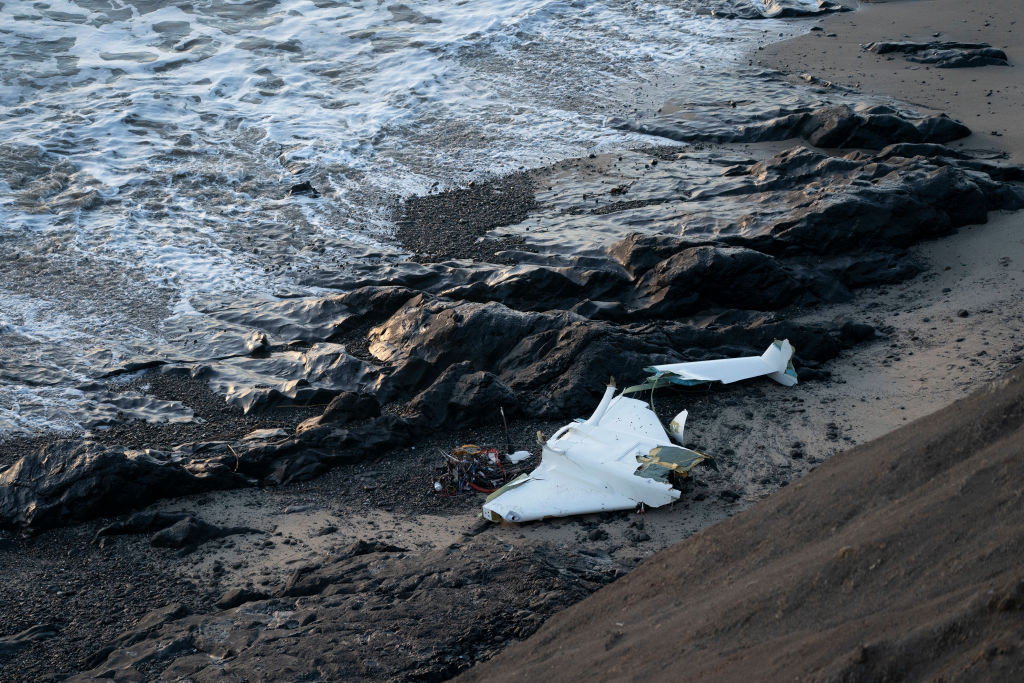 Au murit după ce s-au prăbușit cu un avion construit în garaj de un dentist. „A fost bine făcut”
