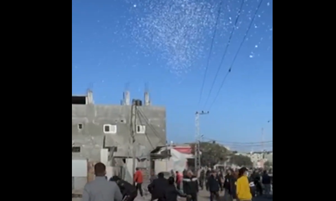 Avioane israeliene au lansat pliante deasupra Fâșiei Gaza ca să încurajeze populația să ajute la localizarea ostaticilor