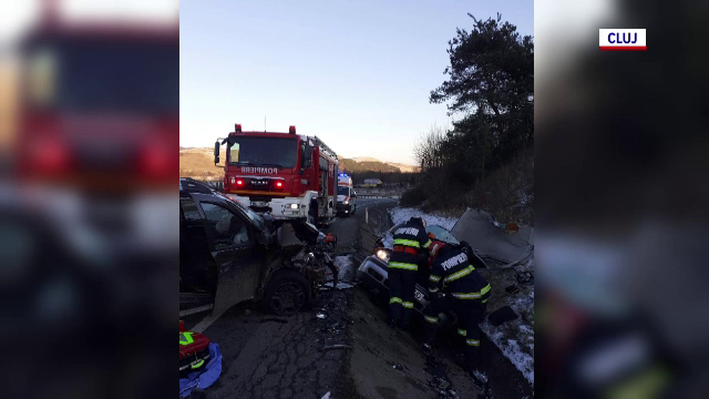 Neatenția la volan și poleiul au făcut mai multe victime pe șoselele din țară. La Timișoara, 4 persoane au ajuns la spital