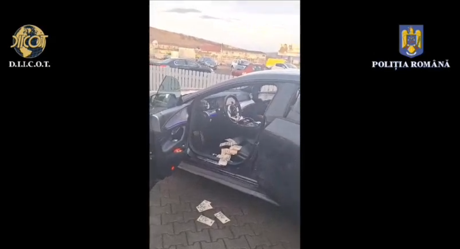 Un traficant de droguri a aruncat zeci de mii de lei în timp ce era prins în flagrant de DIICOT în Cluj