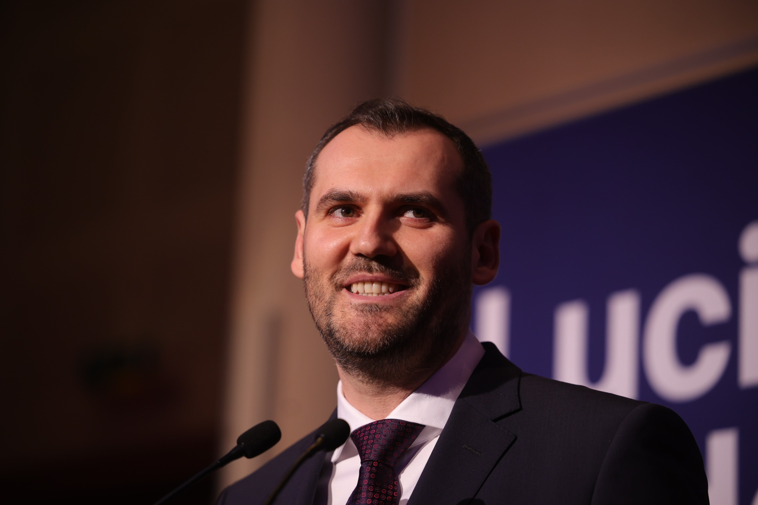 Candidatul USR la Primăria Sectorului 3, Lucian Judele, a ajuns la spital chiar în seara alegerilor: ”Adus cu SMURD”