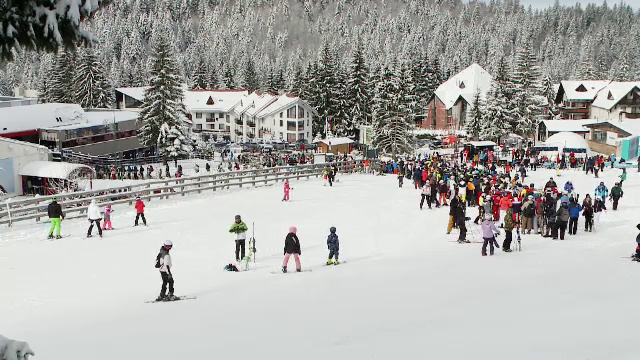 „Totul e alb.” Temperaturi acceptabile în stațiunile de la munte, numai bune pentru schi