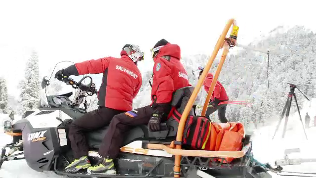 Distracția turiștilor ajunși la munte i-a pus în alertă pe salvamontiști. Peste o sută de persoane au avut nevoie de ajutor