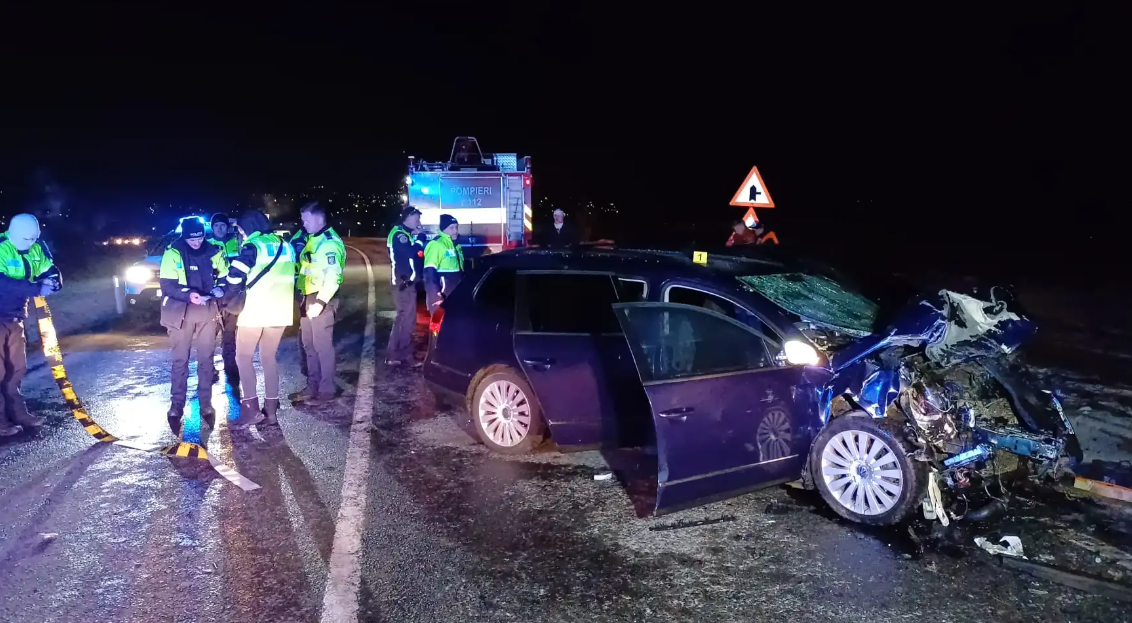 O tânără de 25 de ani a murit în Botoșani, într-un accident. Alte două persoane au fost rănite