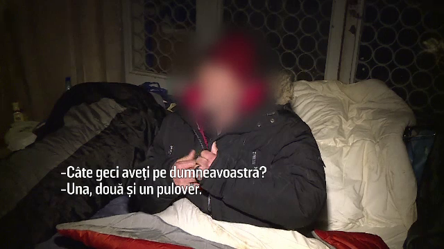 Reacția halucinantă a unui bărbat care doarme pe stradă la -11 grade când a fost întrebat de ce nu merge în centrele sociale
