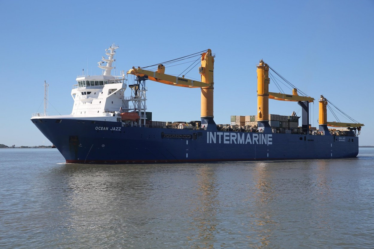 Rebelii Houthi anunță că au atacat o navă militară a SUA în Golful Aden. "Forţele yemenite continuă să riposteze"