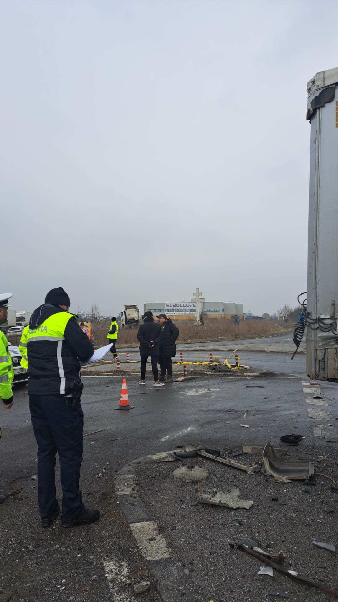 Accident între un TIR şi un autobuz, în Timiș. Sunt 11 victime, s-a activat Planul Roșu de Intervenție. VIDEO
