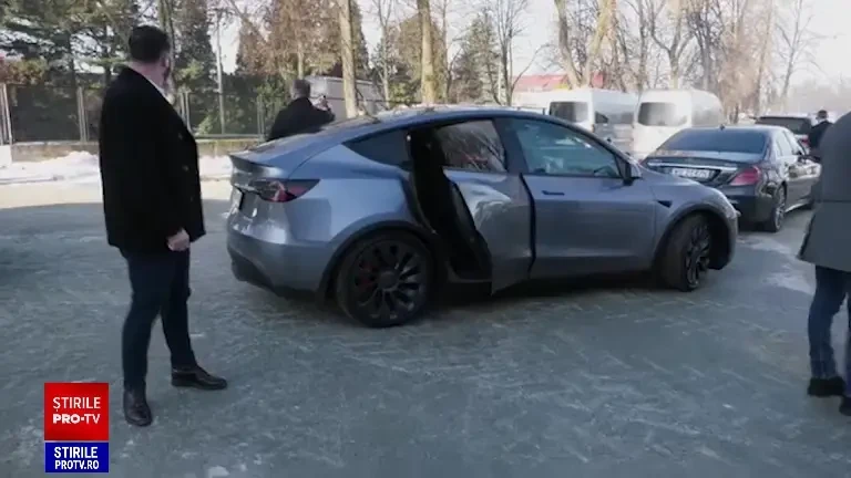 Elon Musk vizitează lagărul Auschwitz-Birkenau înaintea Zilei Holocaustului