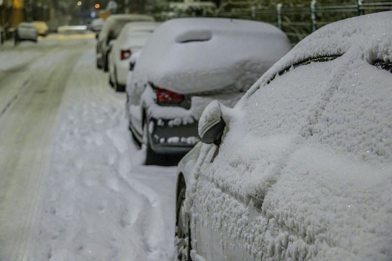Primarul unei localități din Franța a emis un ordin prin care interzice să mai ningă. Ce se ascunde în spatele acestui demers