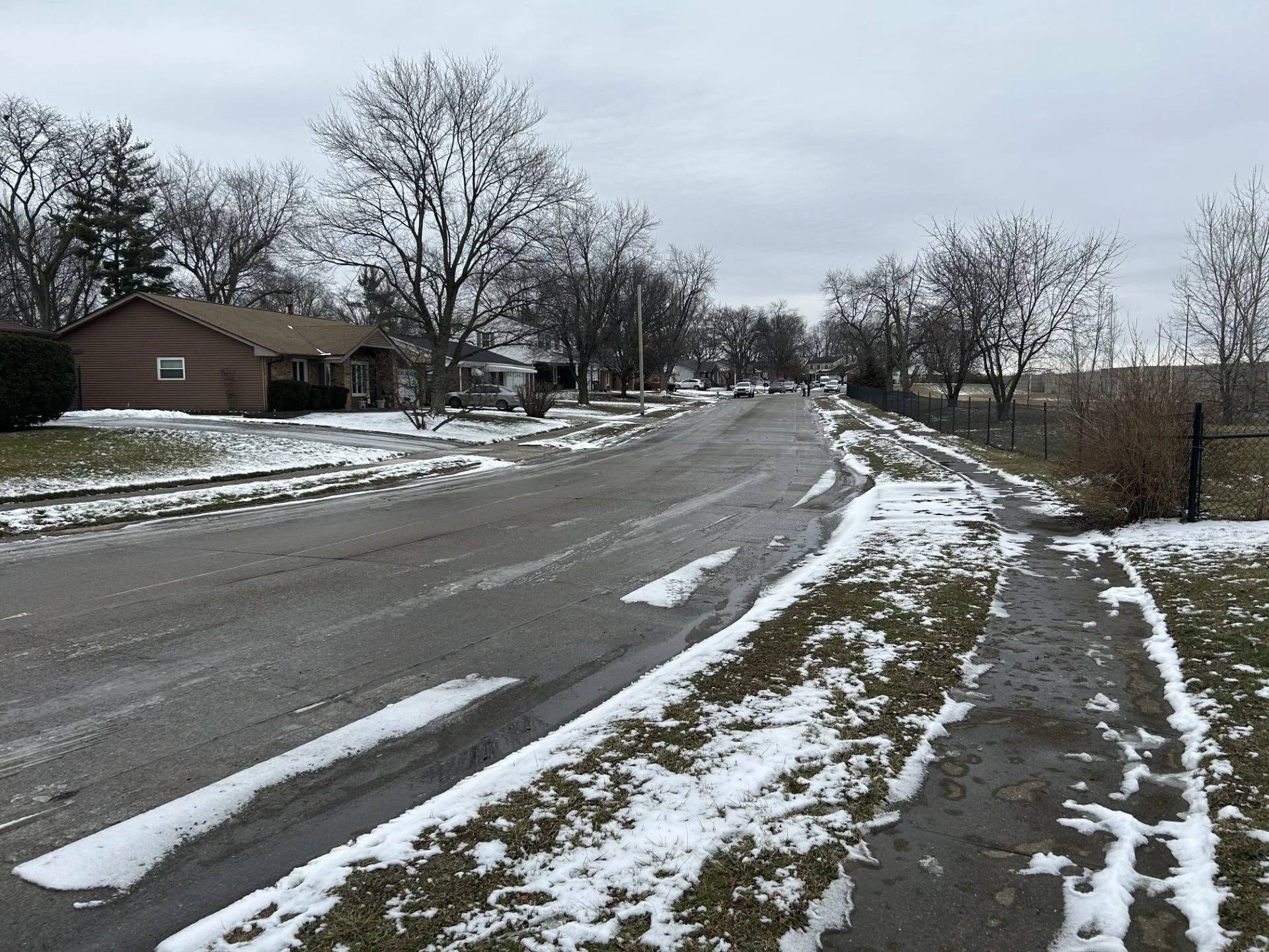 Descoperirea uluitoare făcută de polițiști într-o casă dintr-un cartier liniștit, după ce vecinii s-au plâns de zgomot