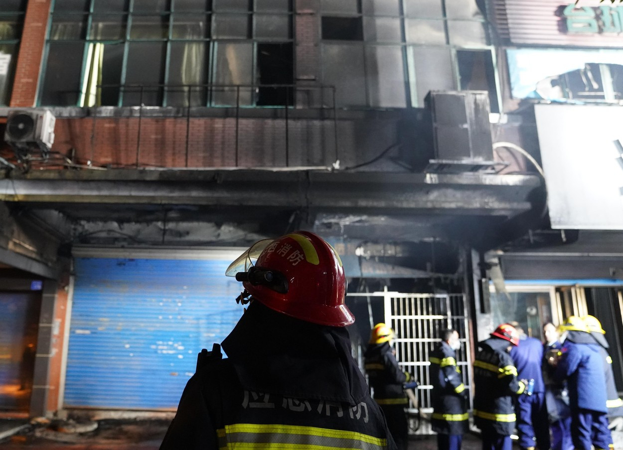 Incendiu puternic la un magazin din China. 39 de persoane au murit și alte nouă sunt rănite | VIDEO