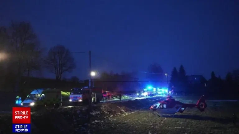 Coliziune între un tren de pasageri şi un camion în Cehia. Mecanicul trenului și-a pierdut viața