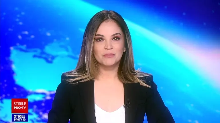 Turiștii au luat cu asalt Poiana Brașov. Sute de oameni stăteau umăr la umăr la coadă la telegondolă