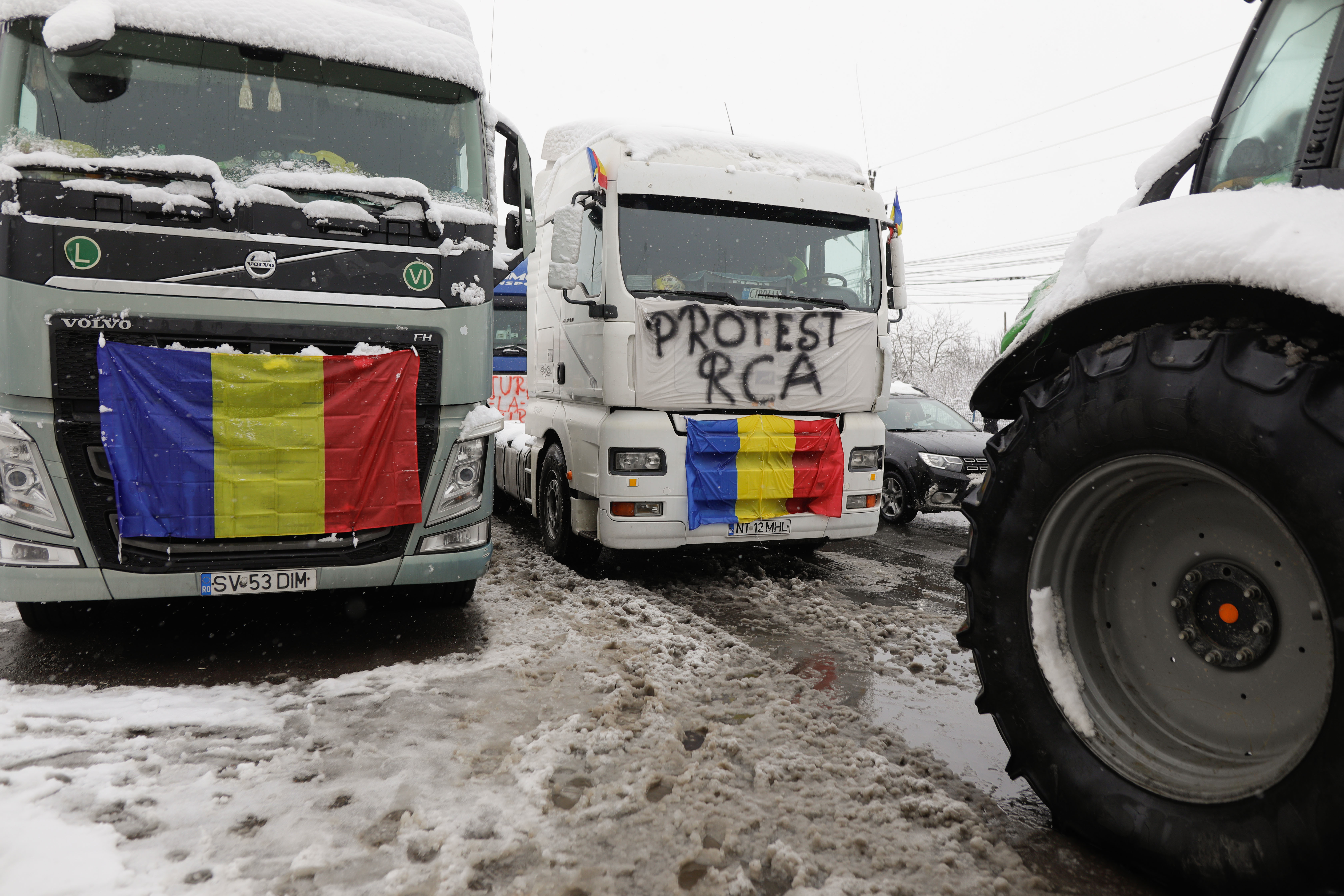 Șoferii de TIR nu vor mai fi amendaţi pentru expirarea rovinietei în cazul în care sunt timpi mari de aşteptare în vamă