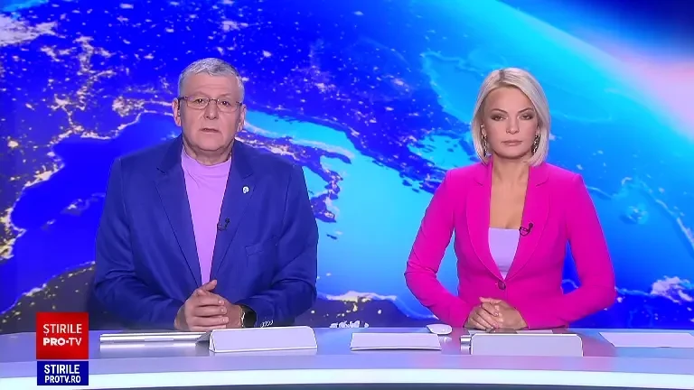 O mașină a derapat, a rupt un stâlp și un gard și s-a răsturnat într-o curte din Argeș. Două persoane au fost rănite