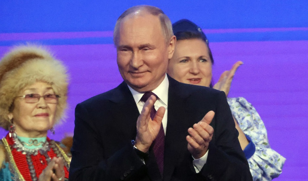 Rușii îi construiesc lui Putin o adevărată bestie. La ce va fi folosit Leningrad, "monstrul" de 170 de metri lungime