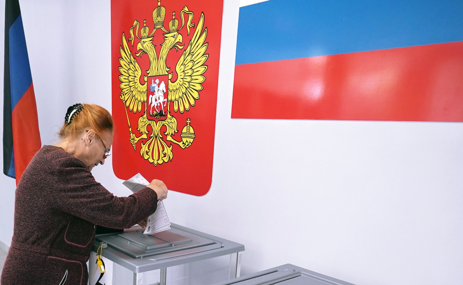 Spionajul rus susține că SUA ar încerca să se amestece în alegerile prezidențiale și le acuză că vor lansa un atac cibernetic